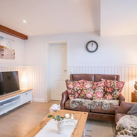 Bi Fries To Hus, Luette Stuv