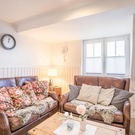 Bi Fries To Hus, Luette Stuv Lejlighed Büsum