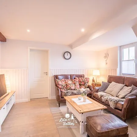 Bi Fries To Hus, Luette Stuv *