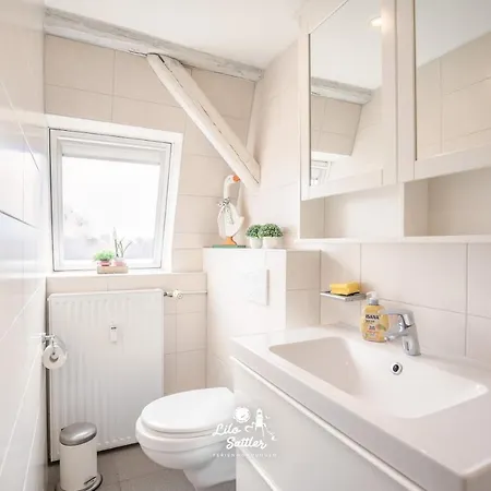 Lejlighed Bi Fries To Hus, Luette Stuv *