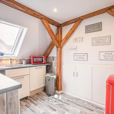 Lejlighed Bi Fries To Hus, Luette Stuv