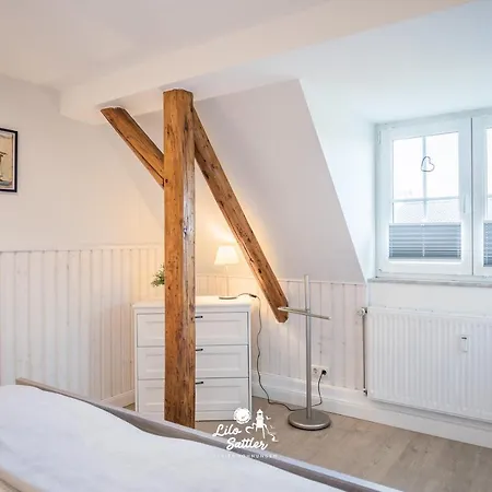 Lejlighed Bi Fries To Hus, Luette Stuv *